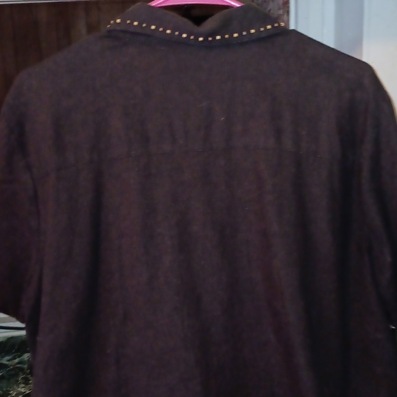 Stonebridge XL woman's black top with little animal Giraffes on the front side. - Picture 4 of 7